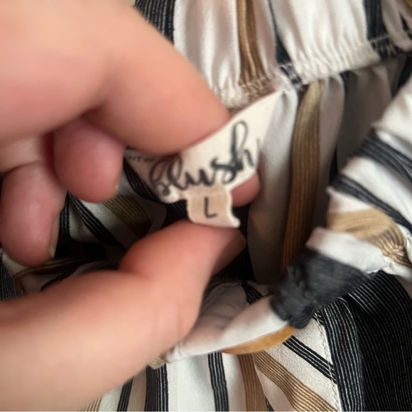 Blush. Size Large. Short, Off-Shoulder Dress. - Picture 2 of 4